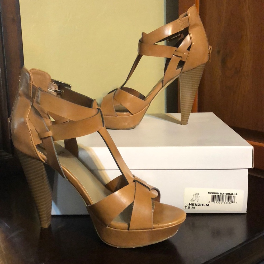 G by Guess Pumps